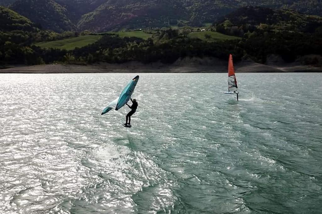 Gite De Charme : La Grange Au Lac Azur Treffort  Esterno foto