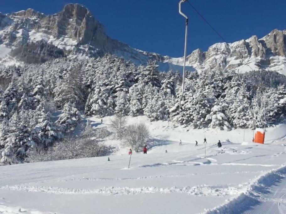 Gite De Charme : La Grange Au Lac Azur Treffort  Esterno foto