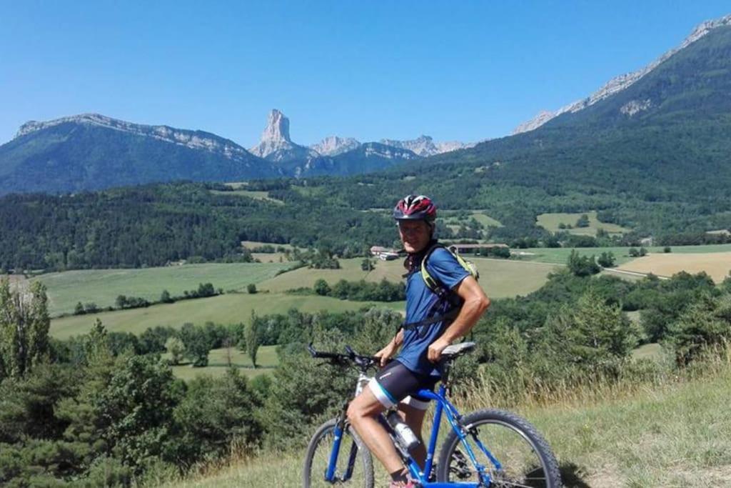 Gite De Charme : La Grange Au Lac Azur Treffort  Esterno foto