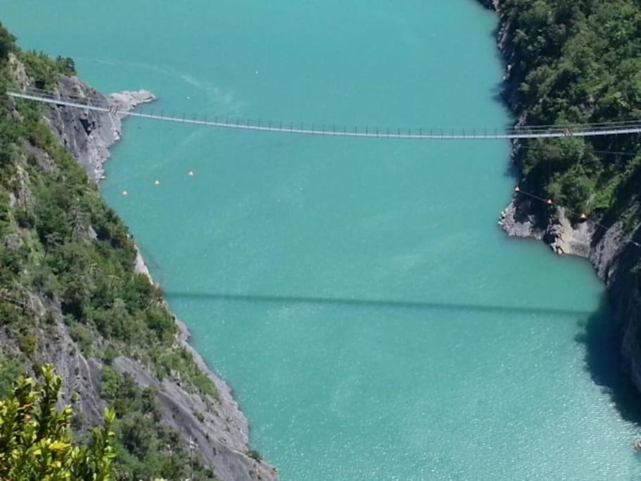 Gite De Charme : La Grange Au Lac Azur Treffort  Esterno foto